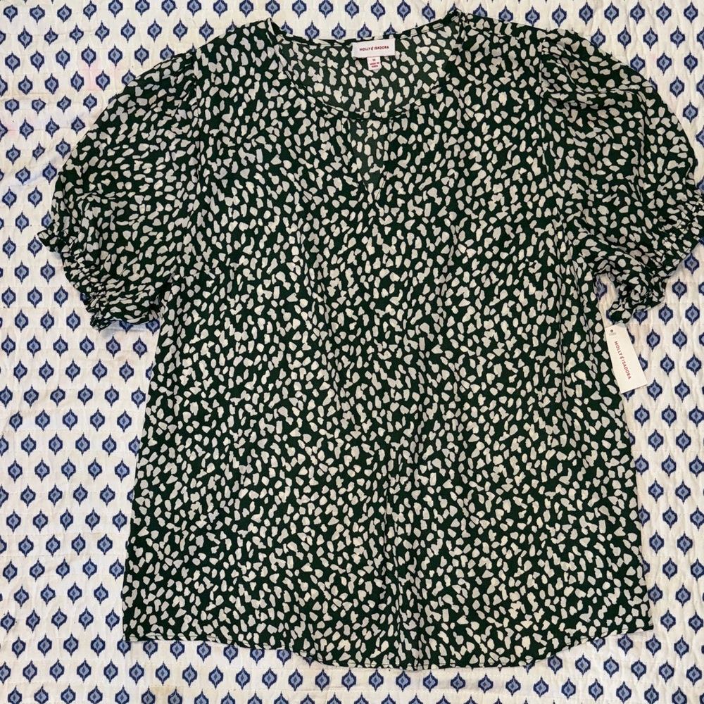 Molly and Isadora nwt Green and White Patterned Women's Top puff sleeves  1X
